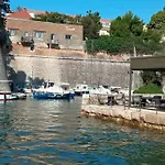 Shared By Oldtown And 400 M Away