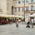 Shared By Oldtown And 400 M Away 公寓 *