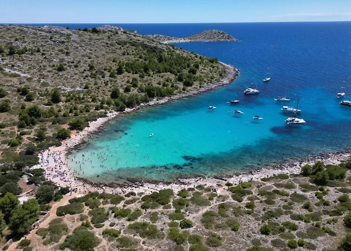Apartment Shared By Oldtown And 400 M Away Zadar