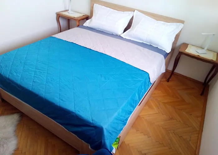 Shared By Oldtown And 400 M Away Apartment Zadar