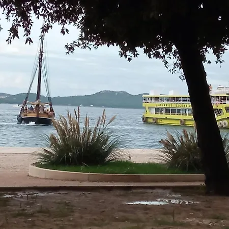 Shared Condo By Zadar Oldtown And Beach 400 M Away *