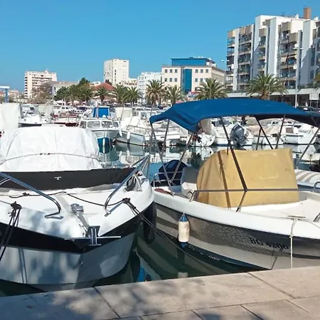 Shared By Oldtown And 400 M Away Apartment Zadar