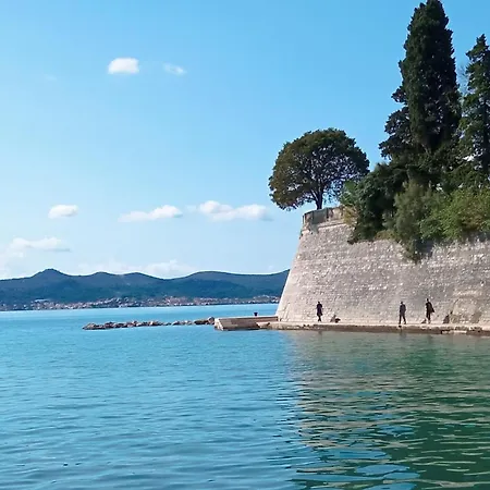 Shared Condo By Zadar Oldtown And Beach 400 M Away *