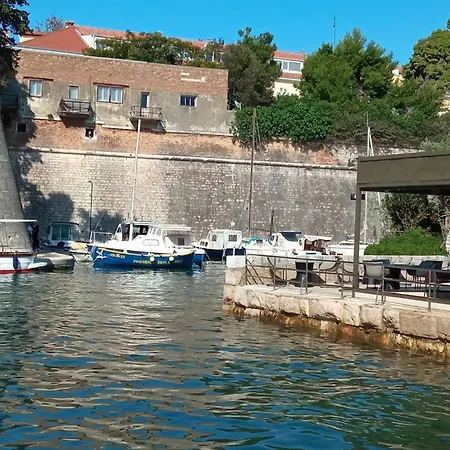 Shared Condo By Zadar Oldtown And Beach 400 M Away
