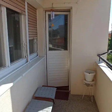 Apartment Shared By Oldtown And 400 M Away *