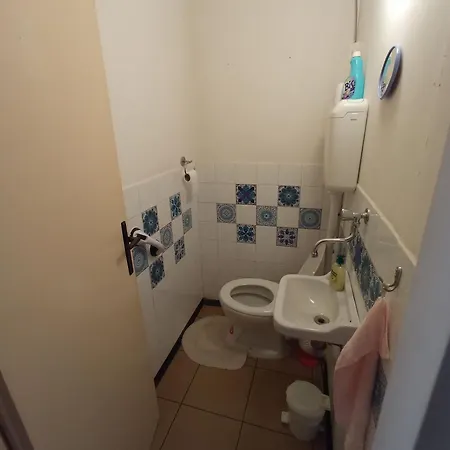 Shared By Oldtown And 400 M Away Apartament *