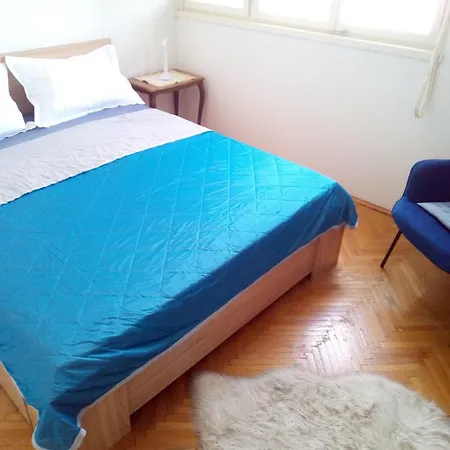 Apartament Shared By Oldtown And 400 M Away Zadar