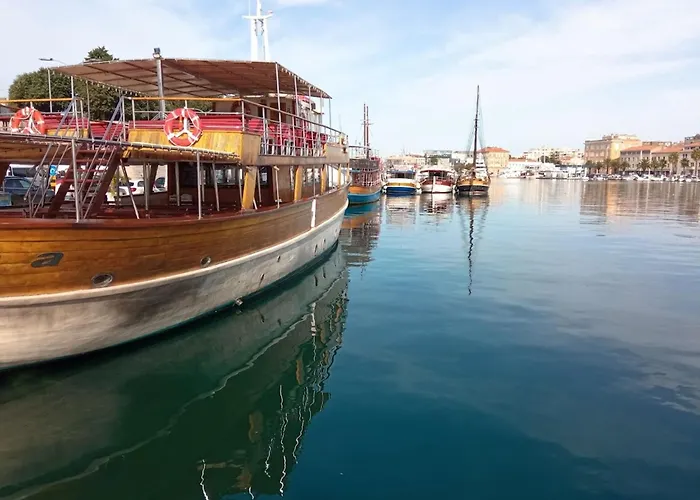 Shared By Oldtown And 400 M Away * Zadar