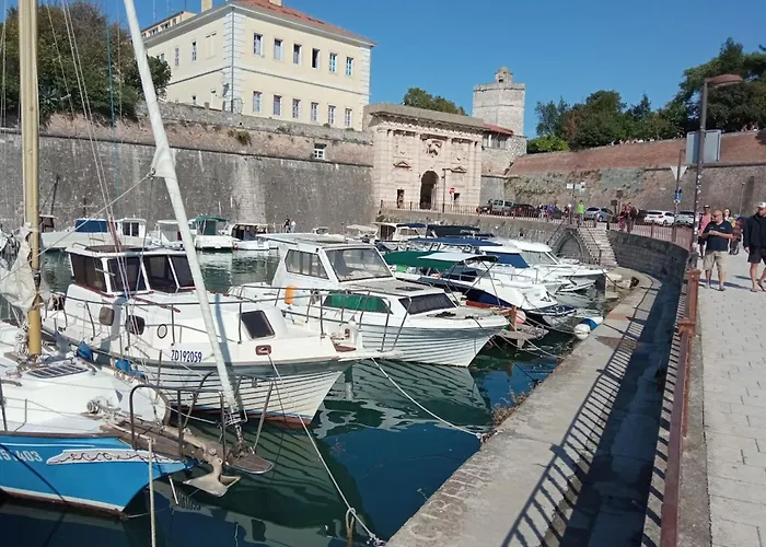 Shared By Oldtown And 400 M Away Apartamento *