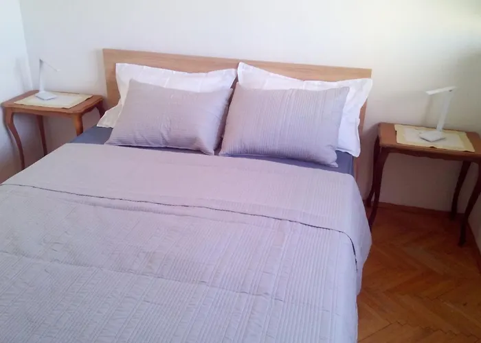 Apartamento Shared By Oldtown And 400 M Away Zadar