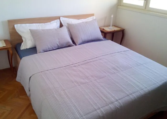 Shared By Oldtown And 400 M Away Apartamento