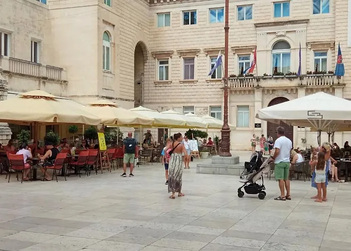 Shared By Oldtown And 400 M Away Apartamento *